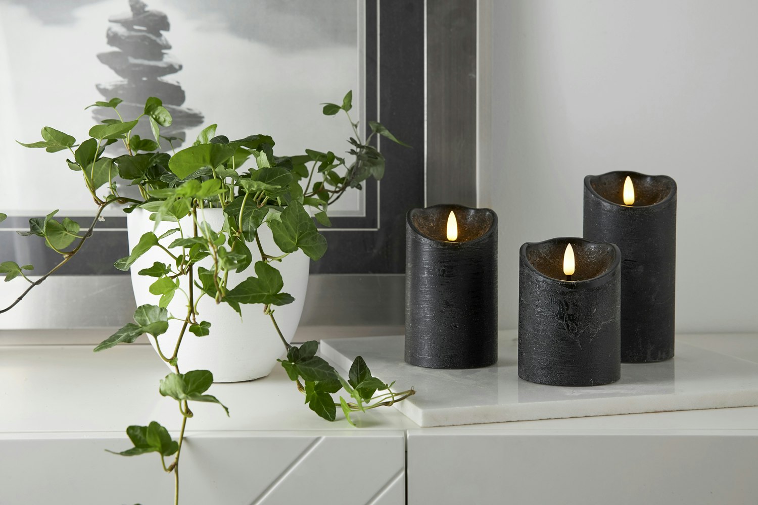 Star Trading Flamme Rustic LED Stumpenkerze Schwarz, 10 Cm