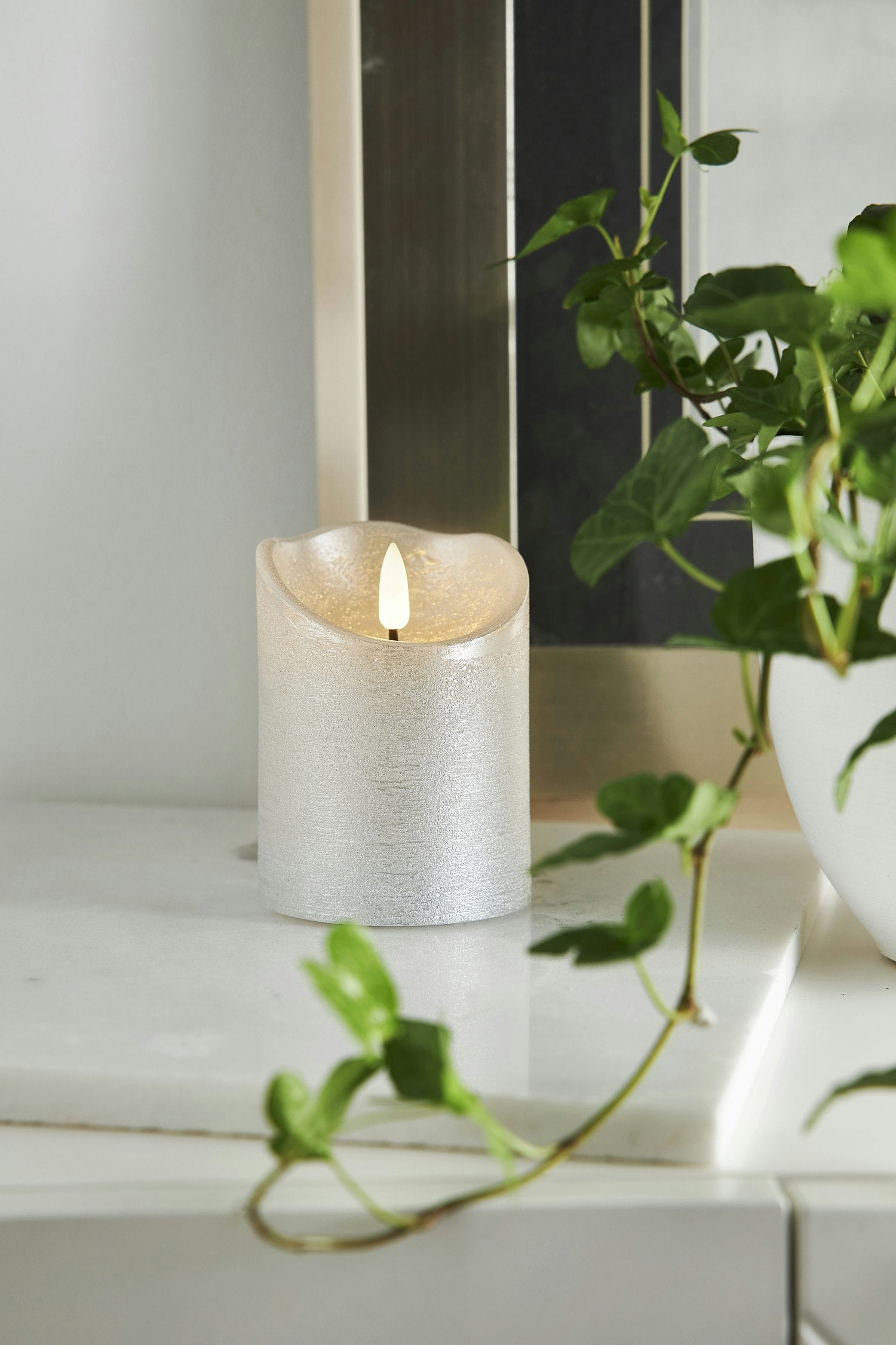Star Trading Flamme Rustic LED Stumpenkerze Silber, 10 Cm