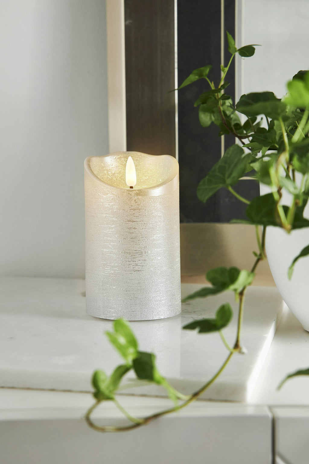 Star Trading Flamme Rustic LED Stumpenkerze Silber, 12 Cm