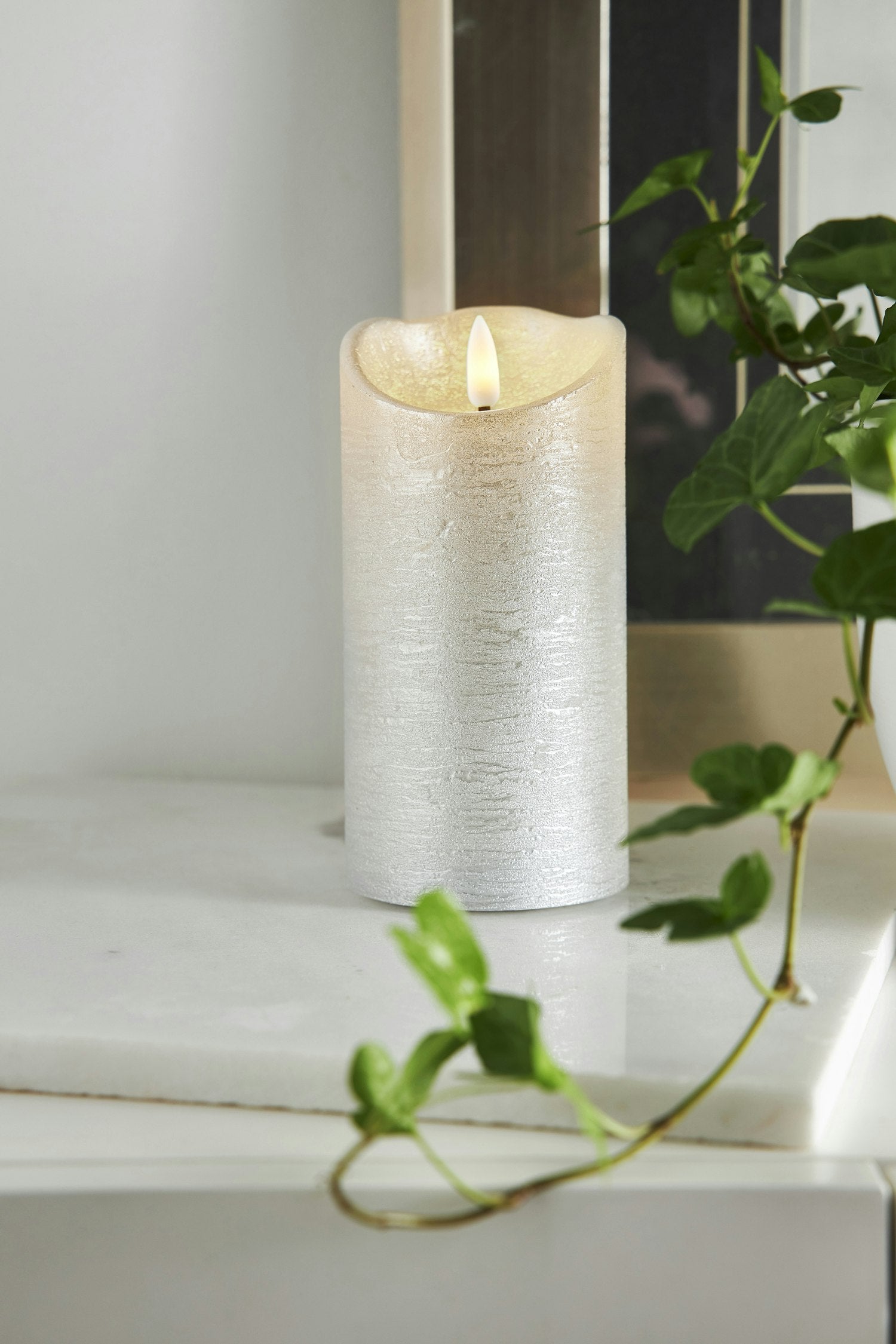 Star Trading Flamme Rustic LED Stumpenkerze Silber, 15 Cm