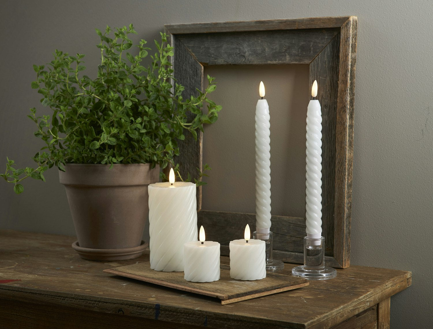 Star Trading Flamme Swirl LED Antike Kerze 25 Cm 2-er Set, Weiß