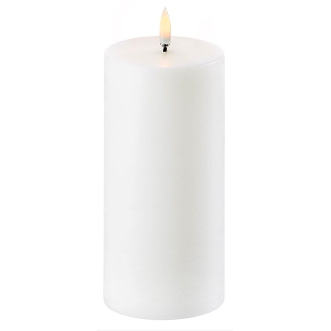  LED Stumpenkerze Nordic White, 7,8x15,2 Cm