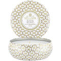 Voluspa Maison 3-wick Tin Duftkerze, Suede Blanc